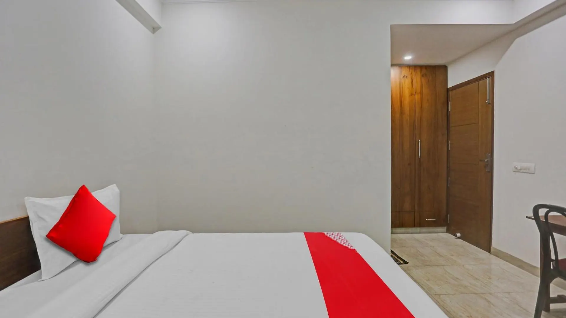 Hotel O Unicorn Rooms Near Omaxe Celebration Mall Gurgaon 3*,