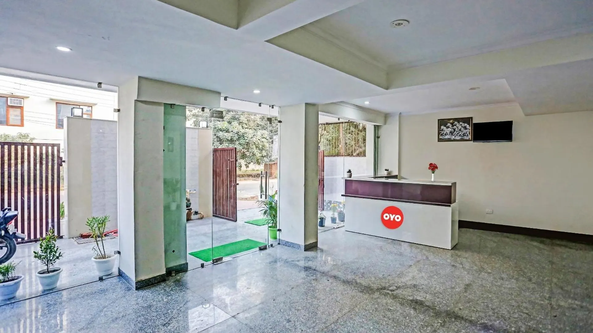 Hotel O Unicorn Rooms Near Omaxe Celebration Mall Gurgaon