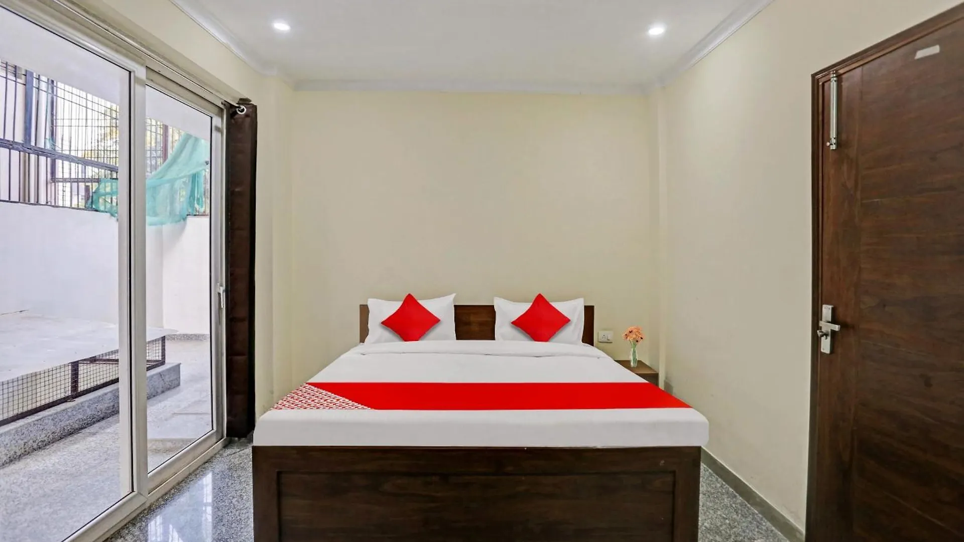 Hotel O Unicorn Rooms Near Omaxe Celebration Mall Gurgaon