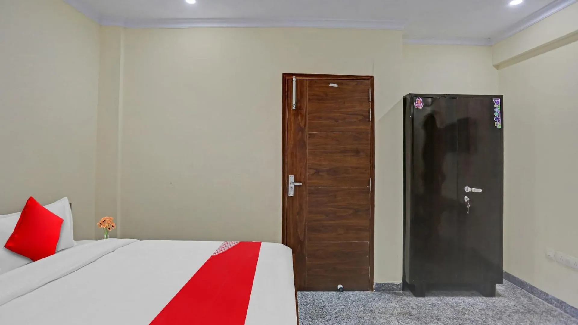 Hotel O Unicorn Rooms Near Omaxe Celebration Mall Gurgaon
